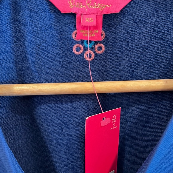 Lilly Pulitzer Landyn Sweatshirt Blue Embroidered Floral Athleisure Boho XS NWT - Picture 4 of 4